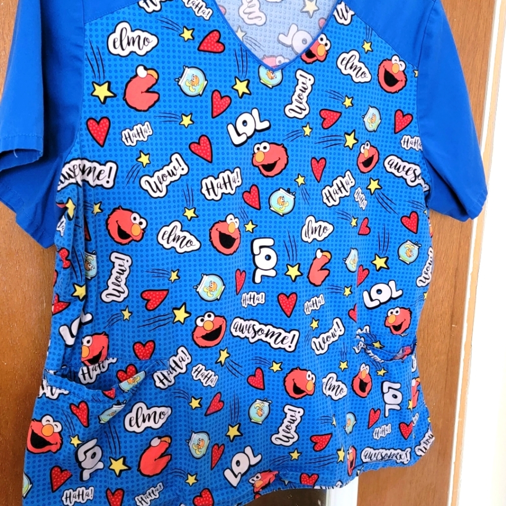 Elmo scrub top